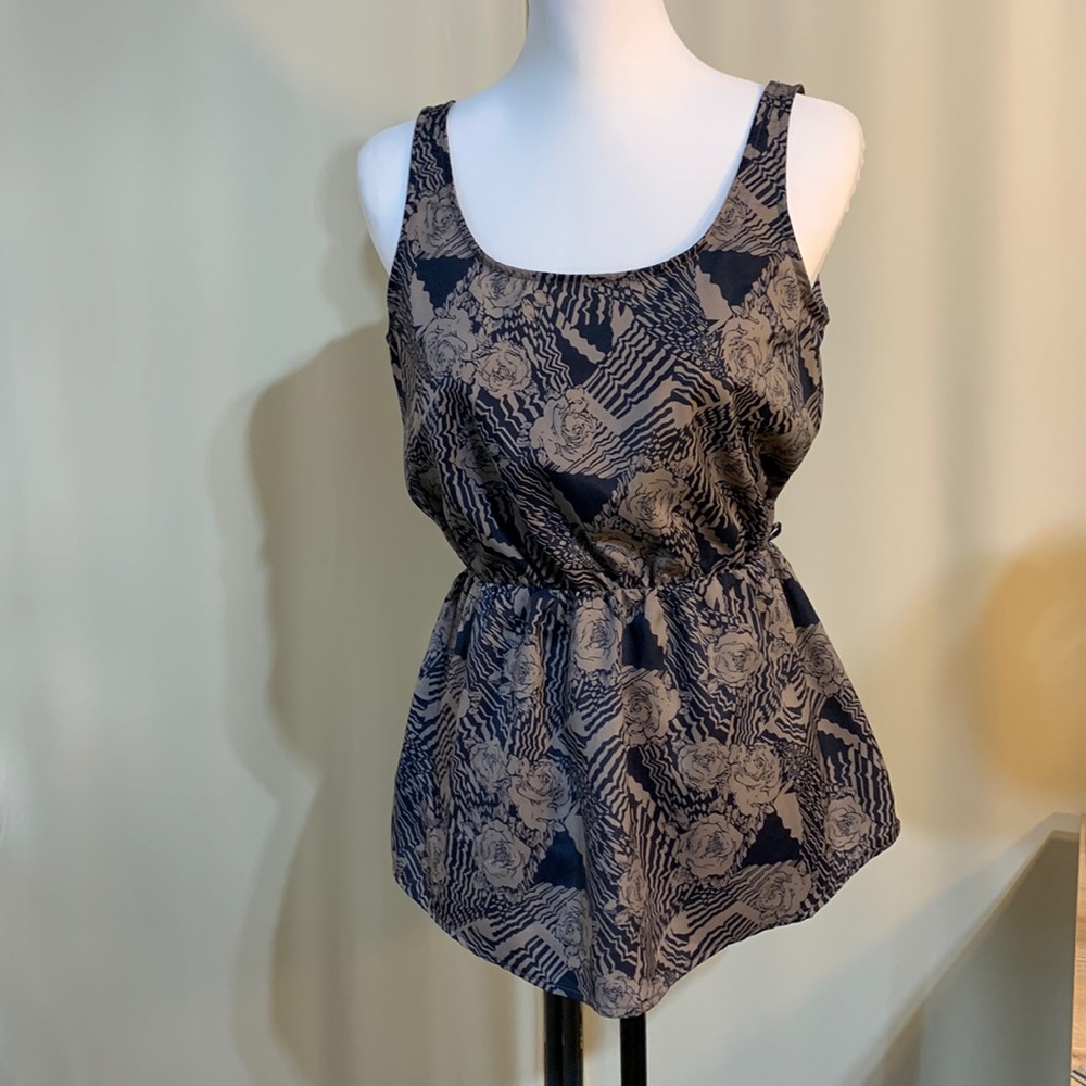 Rumors tank with beautiful navy & taupe color with gathered waist size small